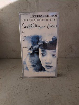 1-59 Snow Falling on Cedars (VHS, 2001, Special Edition)